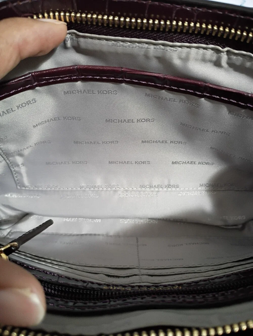 Michael Kors, NWOT, Women's, Crossbody Bag, Color Burgundy, Snap Closure